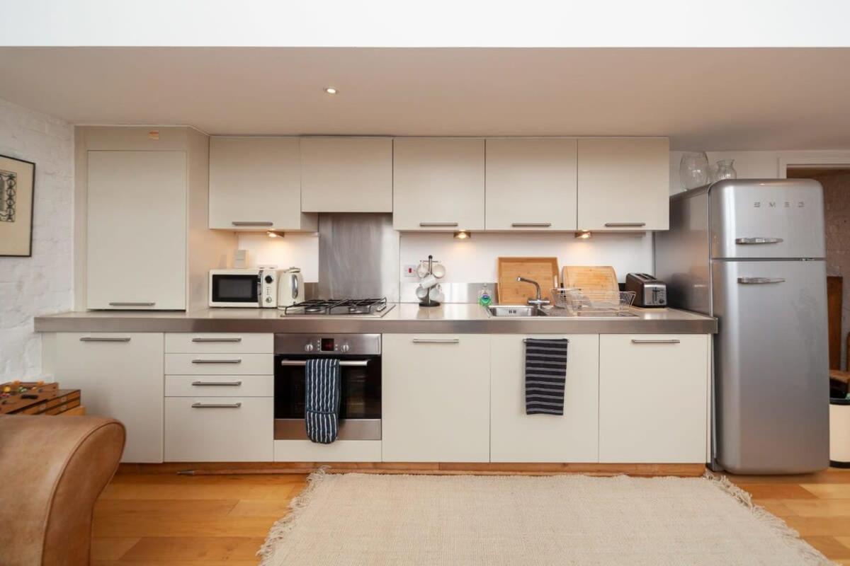 Charming 1 Bedroom Apartment In Old School House ロンドン エクステリア 写真