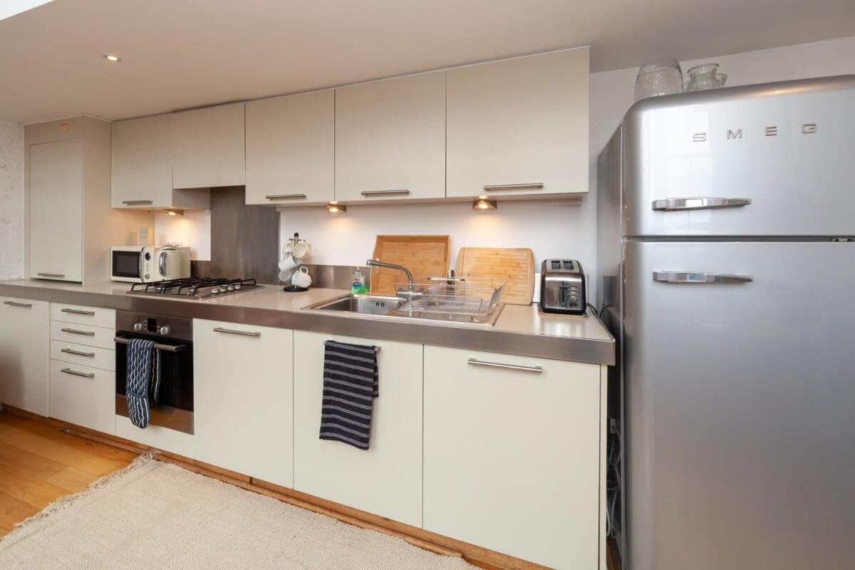 Charming 1 Bedroom Apartment In Old School House ロンドン エクステリア 写真