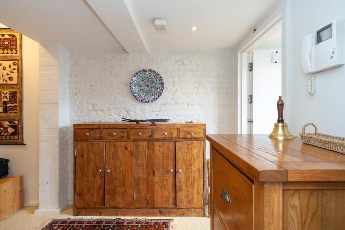 Charming 1 Bedroom Apartment In Old School House ロンドン エクステリア 写真